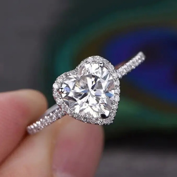 New stunning women's heart size 7 ring - Picture 4 of 4